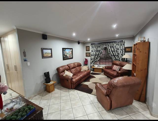 3 BEDROOM HOUSE FOR SALE IN WATERKLOOF